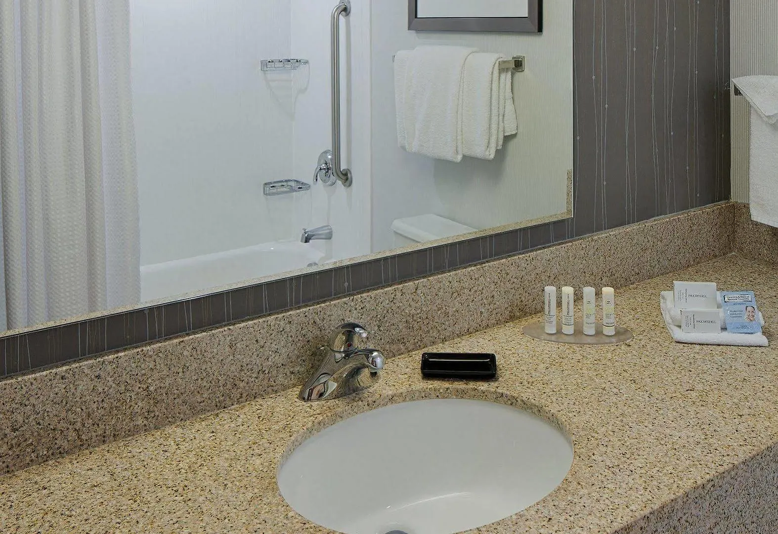 מלון Courtyard By Marriott Columbus West/Hilliard